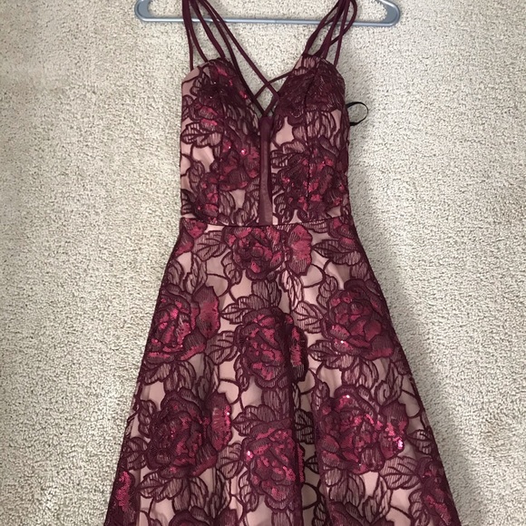 Lace trimmed dress - Picture 1 of 4